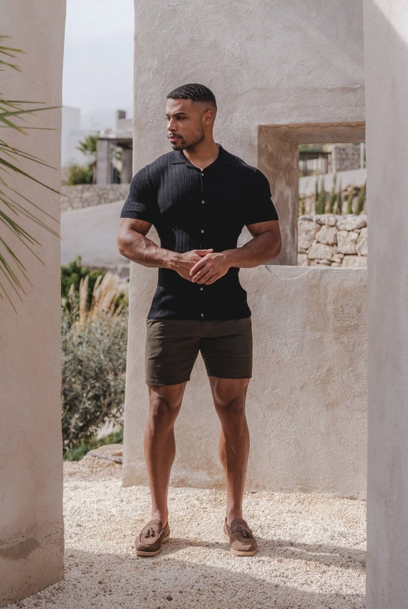 Muscle Fit Chino Shorts in Khaki