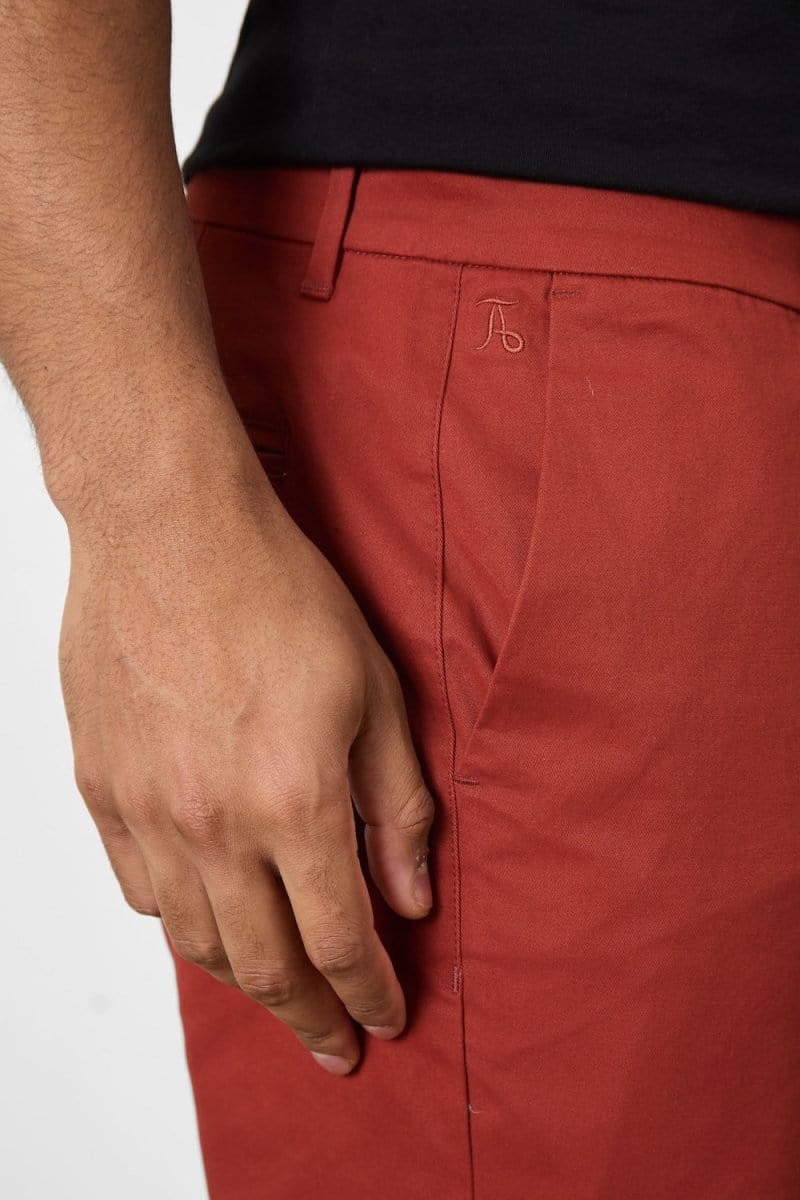 Muscle Fit Chino Shorts in Cinnamon