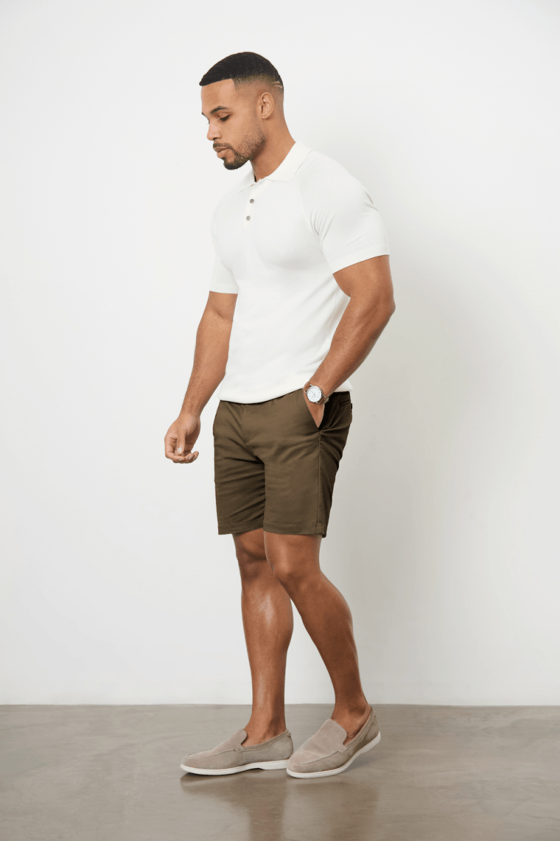Muscle Fit Chino Shorts in Khaki